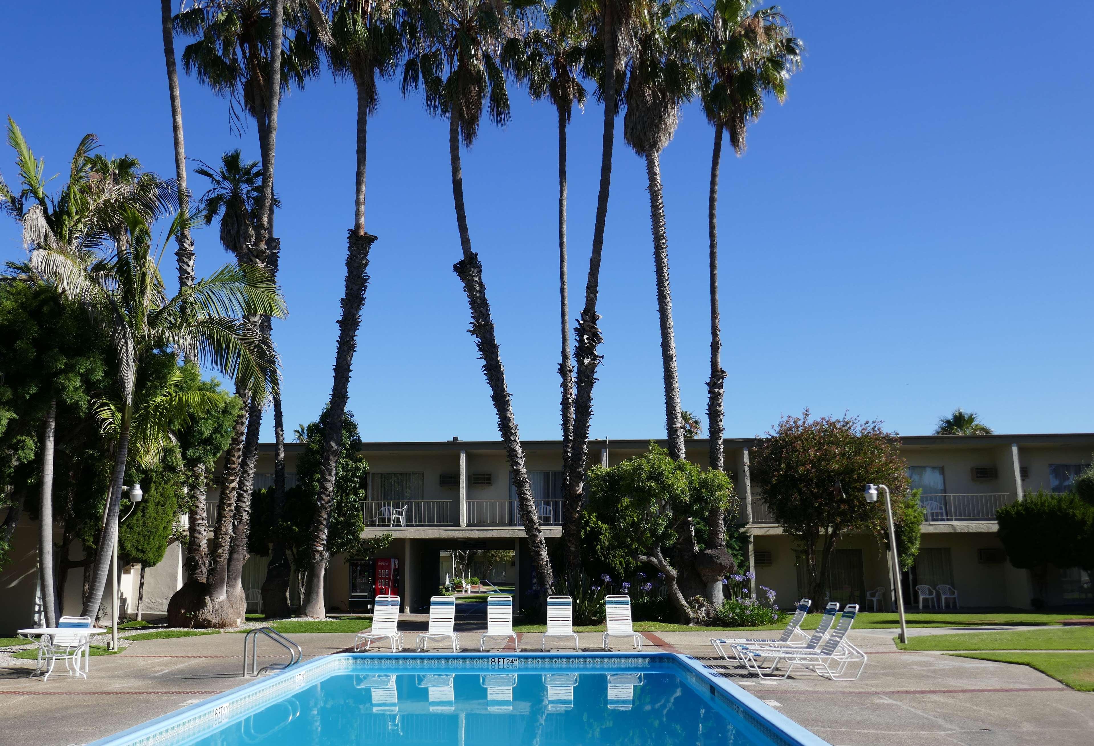 Best Western Golden Sails Hotel Long Beach Bagian luar foto
