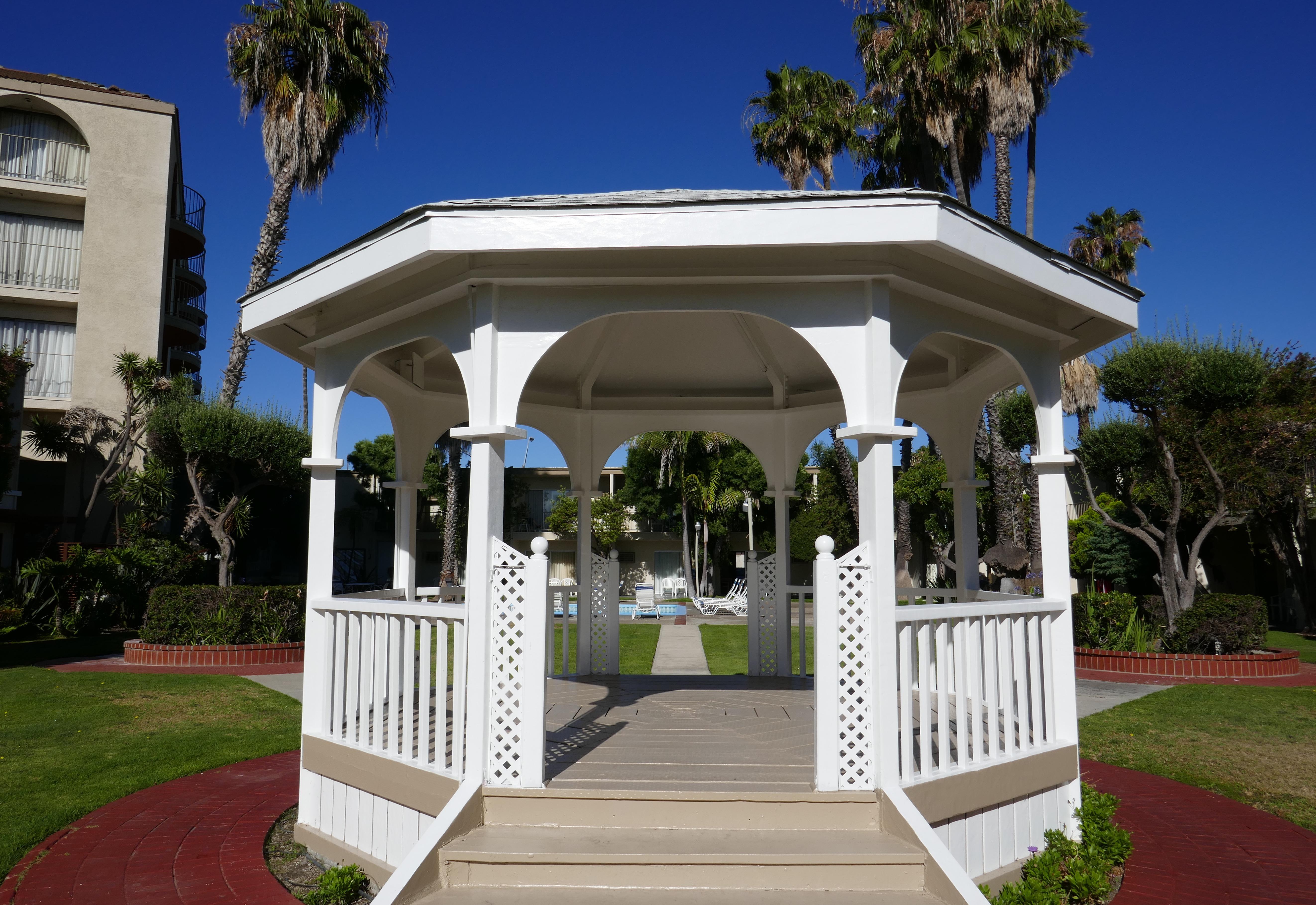 Best Western Golden Sails Hotel Long Beach Bagian luar foto